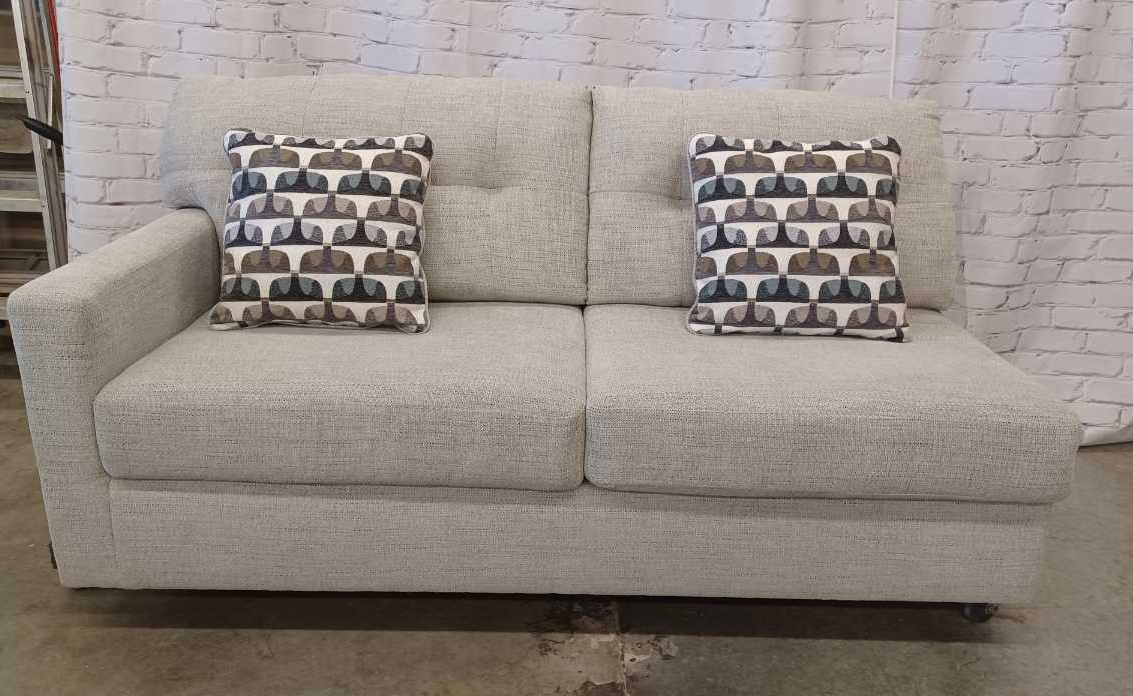 Mahoney 2 Piece Sectional with Chaise - Pebble/Right Facing - Gallery Image 30